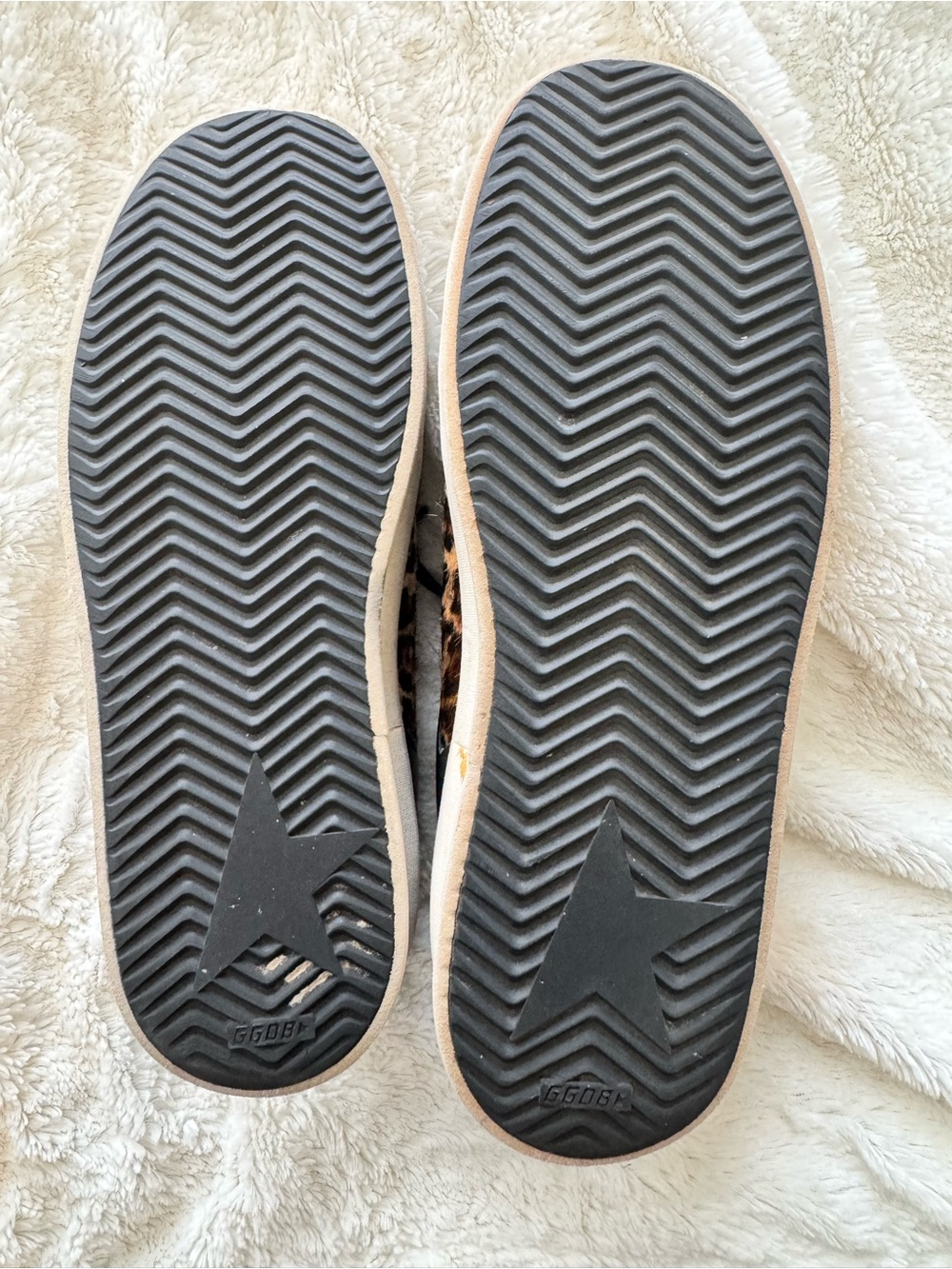 Golden Goose Leopard Print Stardan Sneakers with Black Star - Picture 4 of 4